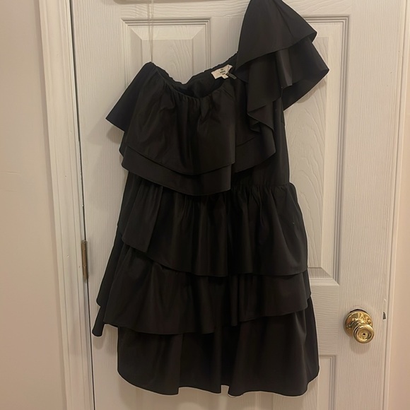 Ruffled One shoulder dress - Picture 4 of 4